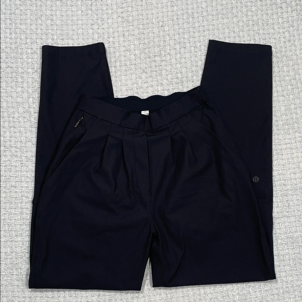 Lululemon Essential High-Rise Trouser Pants Pleat Tapered Leg Women’s 2 Black
